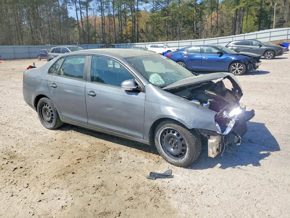 2010 VOLKSWAGEN JETTA   