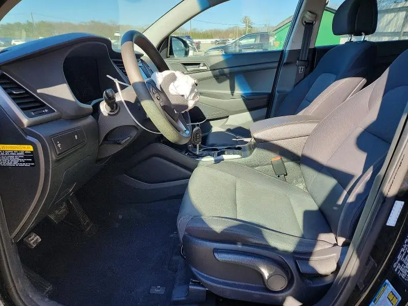 2018 HYUNDAI TUCSON SE  
