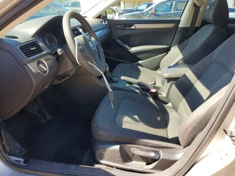 2012 VOLKSWAGEN PASSAT S  