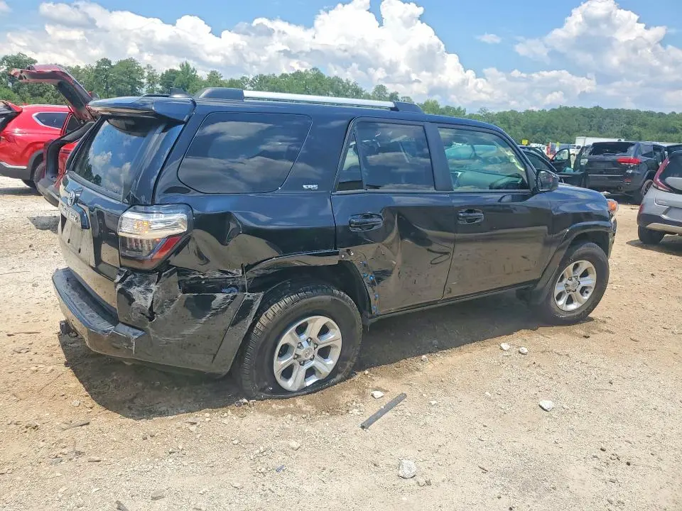 2024 TOYOTA 4RUNNER SR5  