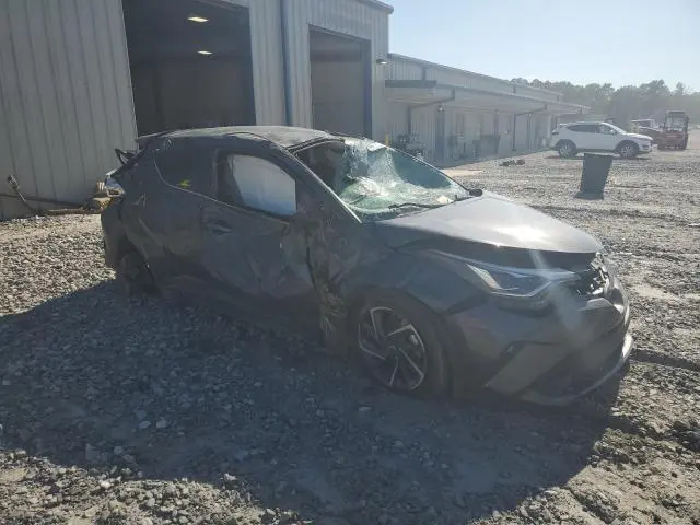 2022 TOYOTA C-HR XLE