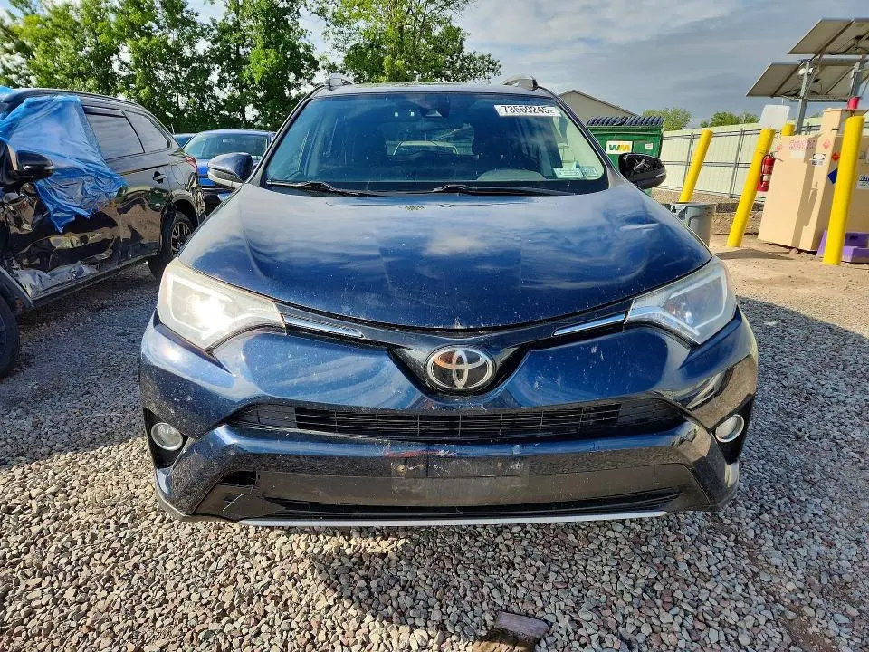 2017 TOYOTA RAV4 XLE  