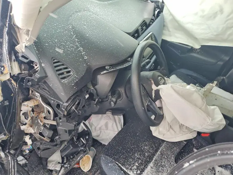 2023 NISSAN VERSA SV  