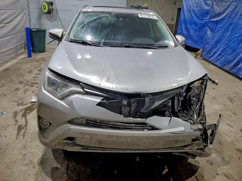 2018 TOYOTA RAV4 XLE  