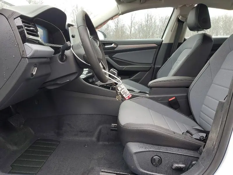 2025 VOLKSWAGEN JETTA SE  