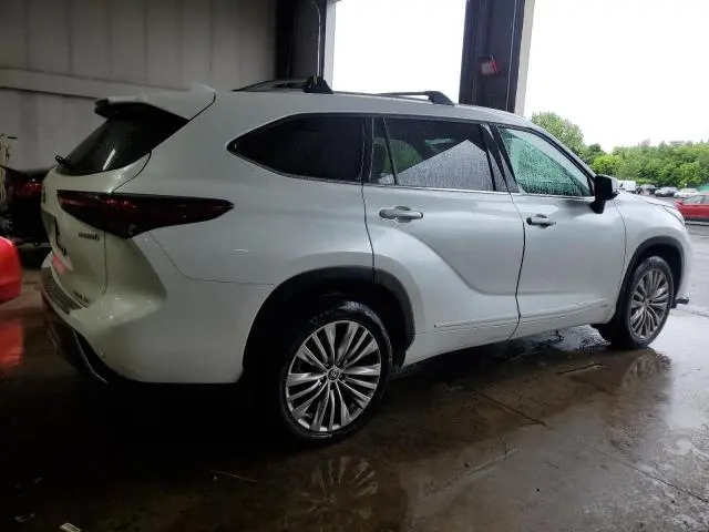 2022 TOYOTA HIGHLANDER HYBRID PLATINUM  