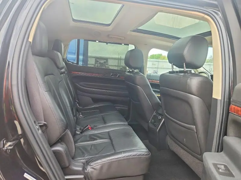 2019 LINCOLN MKT   