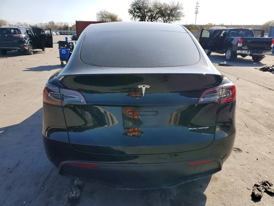2025 TESLA MODEL Y   