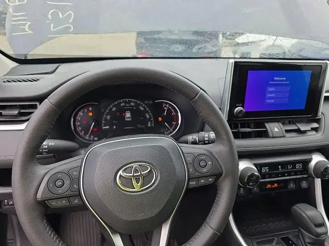 2023 TOYOTA RAV4 XLE  