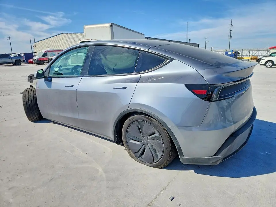 2026 TESLA MODEL Y   
