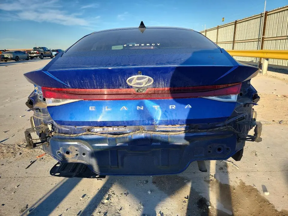 2022 HYUNDAI ELANTRA SEL  