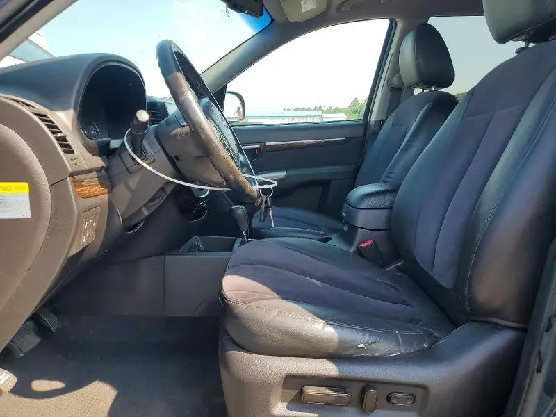 2011 HYUNDAI SANTA FE SE  