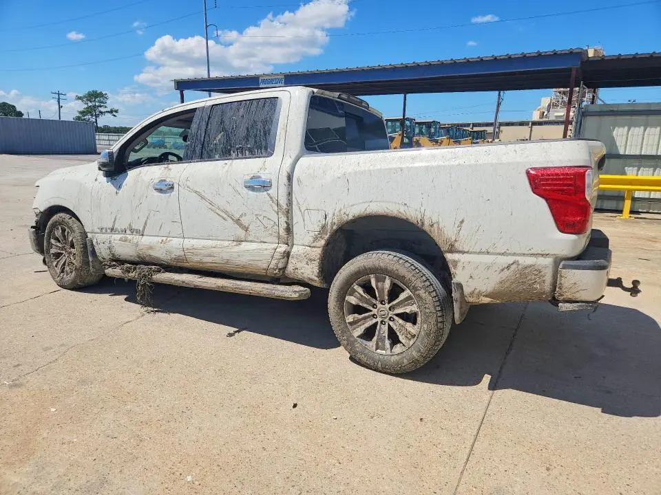 2019 NISSAN TITAN SL  