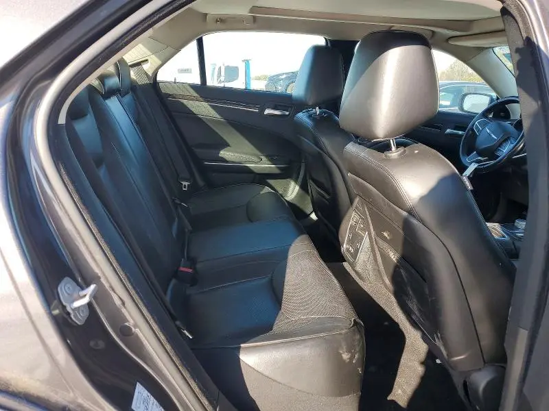 2019 CHRYSLER 300 LIMITED  