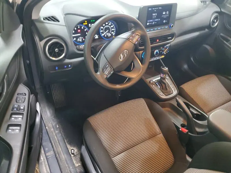 2022 HYUNDAI KONA SE  