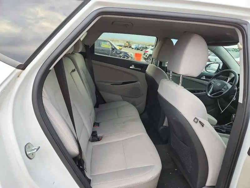 2019 HYUNDAI TUCSON SE  
