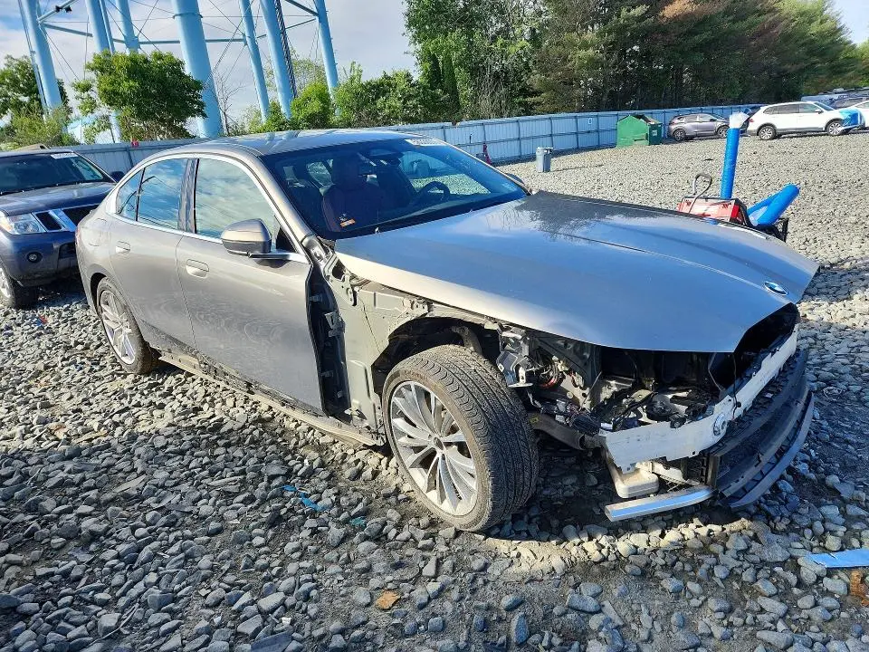 2024 BMW 530 XI  