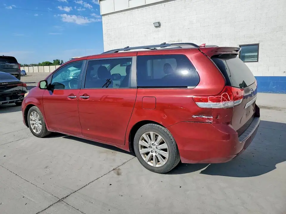 2011 TOYOTA SIENNA LIMITED 7-PASSENGER  