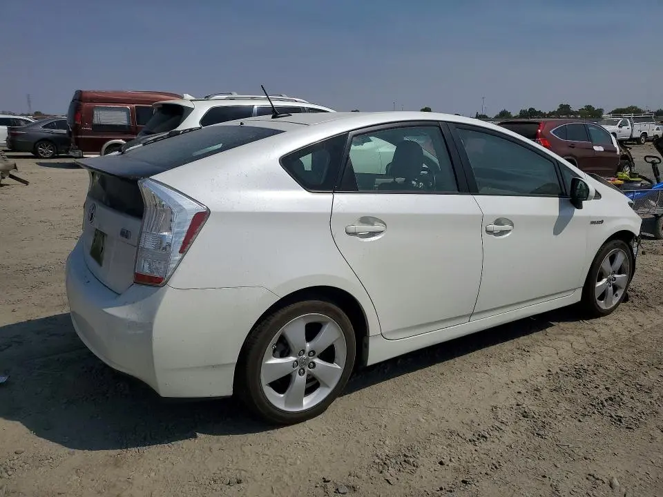 2010 TOYOTA PRIUS V  