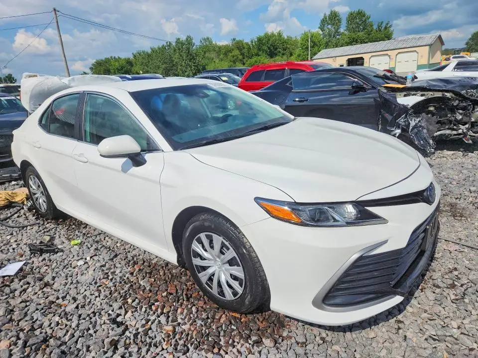 2022 TOYOTA CAMRY LE  