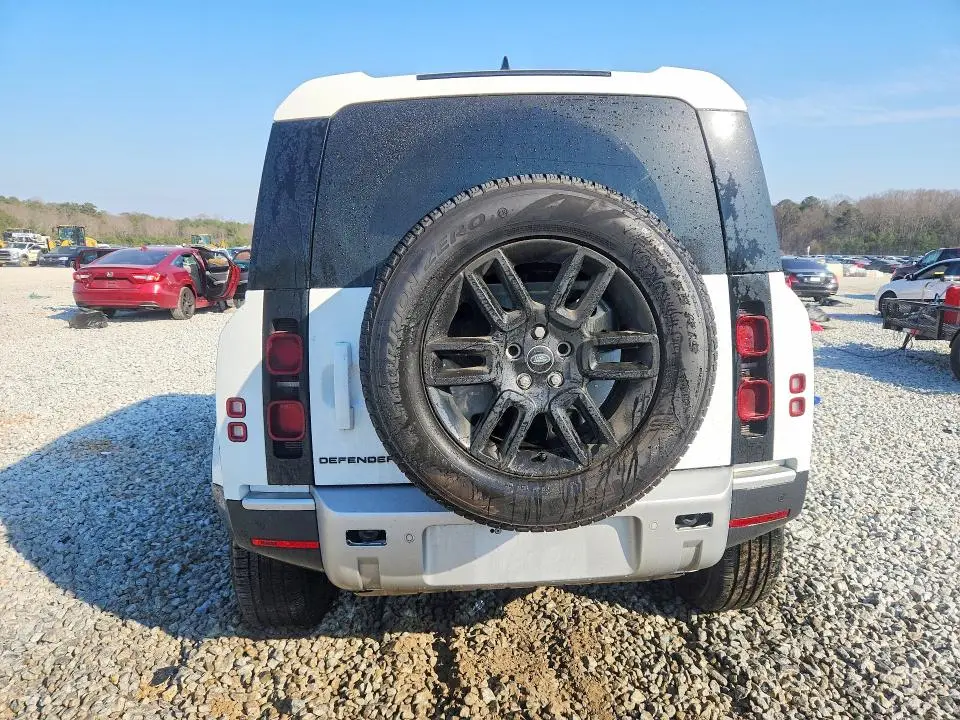2024 LAND ROVER DEFENDER 110 S  