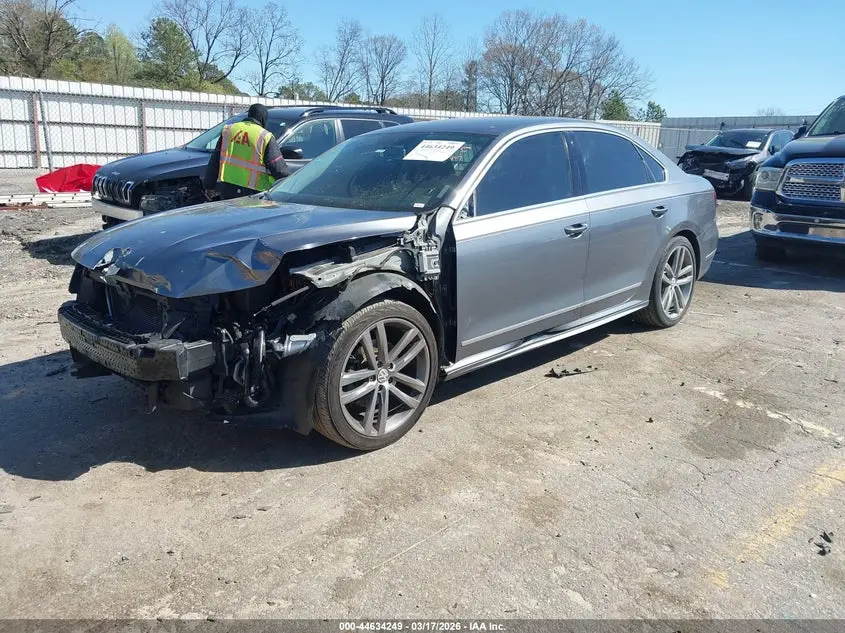 2017 VOLKSWAGEN PASSAT 1.8T R-LINE