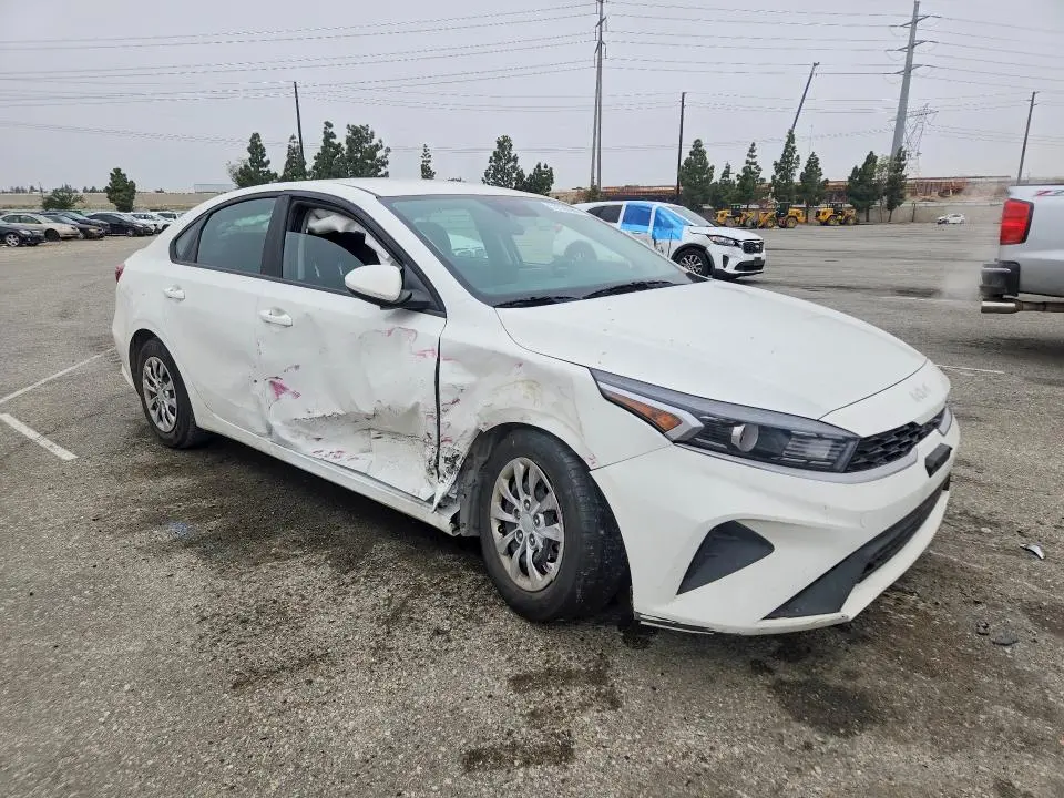 2024 KIA FORTE LX  