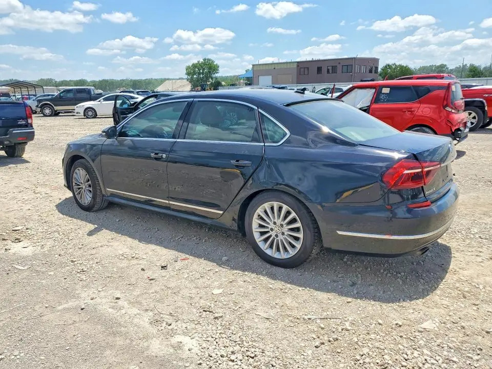 2017 VOLKSWAGEN PASSAT SE  