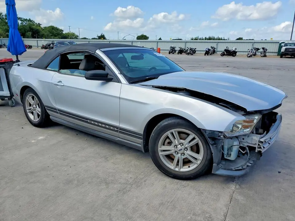 2011 FORD MUSTANG   