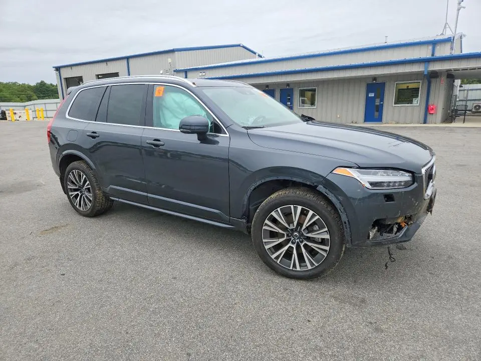 2022 VOLVO XC90 T6 MOMENTUM  