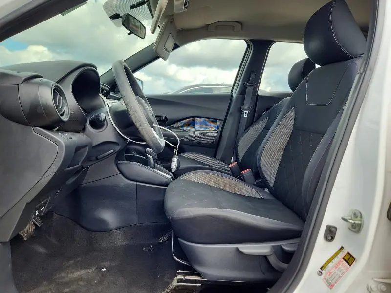 2019 NISSAN KICKS S  