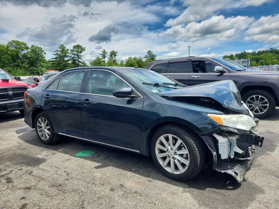 2012 TOYOTA CAMRY XLE  