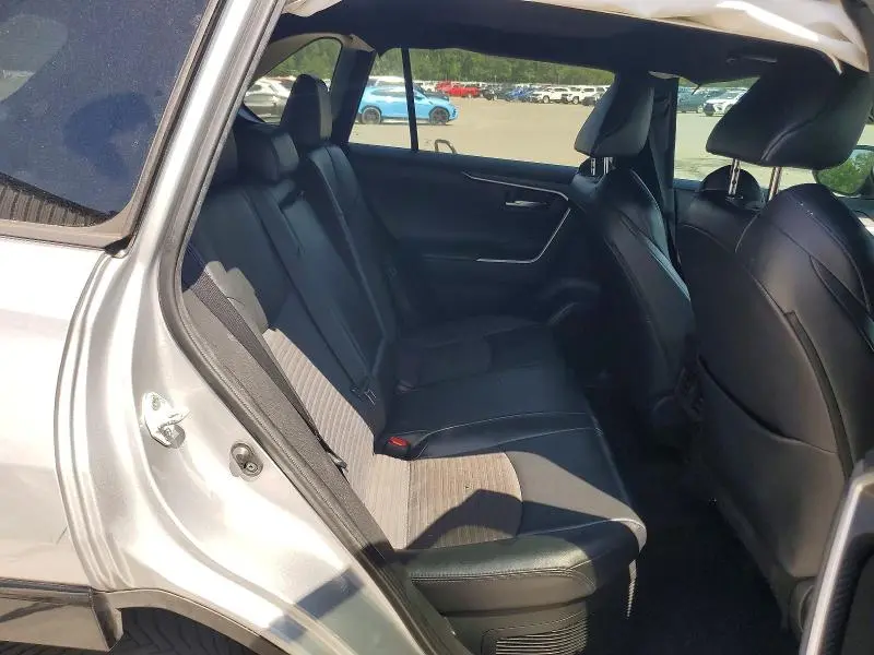 2021 TOYOTA RAV4 XSE  