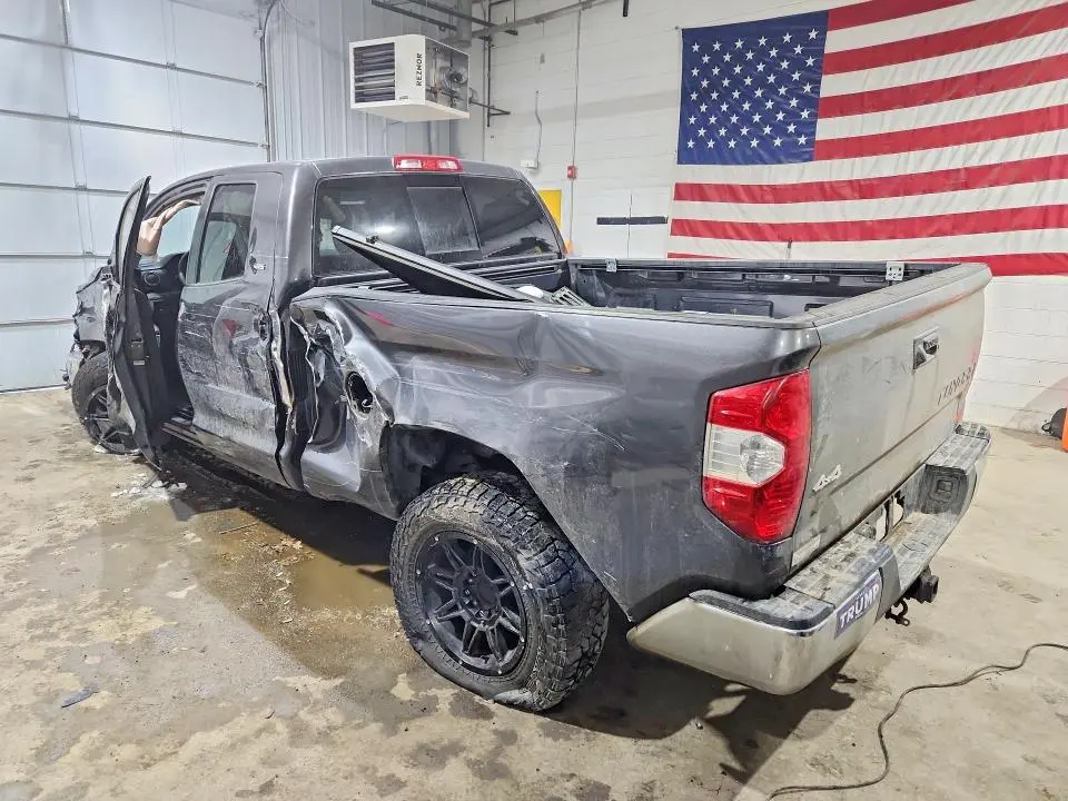 2017 TOYOTA TUNDRA SR5  