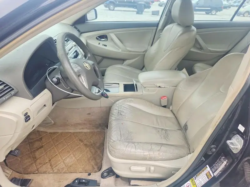 2011 TOYOTA CAMRY LE  
