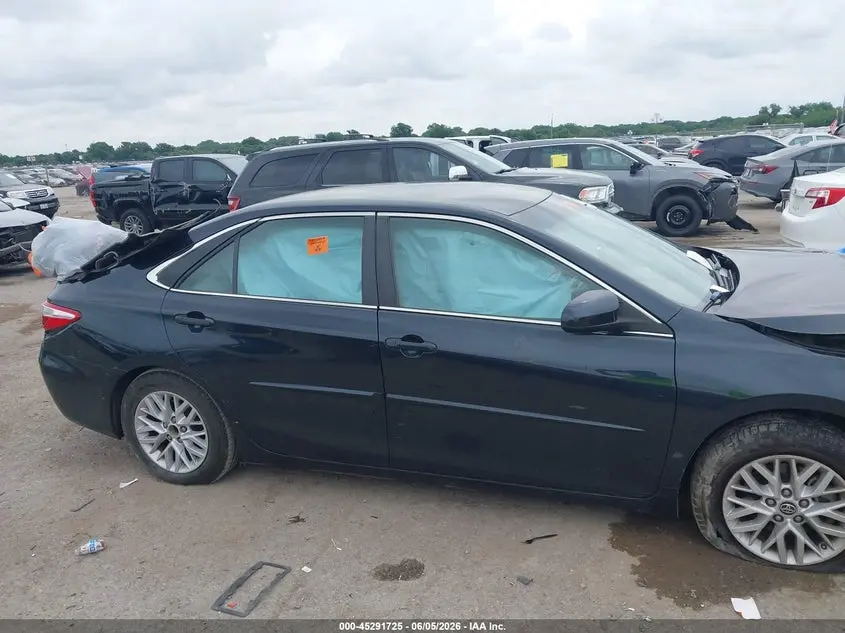 2016 TOYOTA CAMRY LE