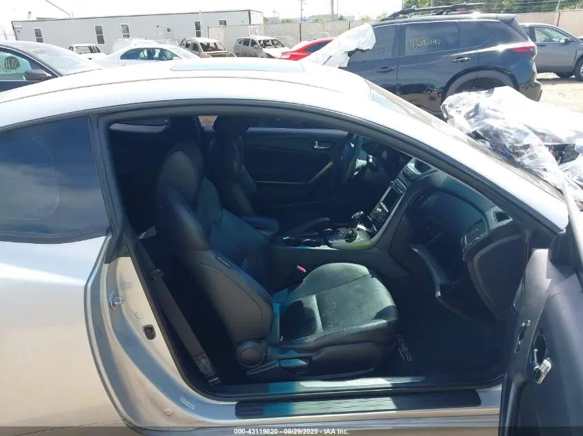 2012 HYUNDAI GENESIS 3.8 TRACK