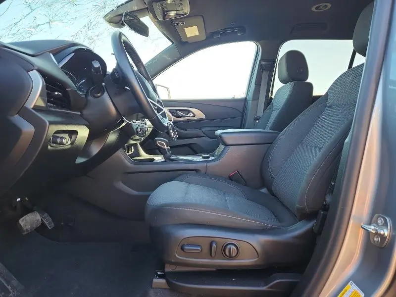 2023 CHEVROLET TRAVERSE LT  