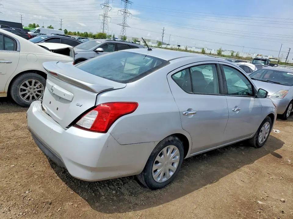 2019 NISSAN VERSA SV  
