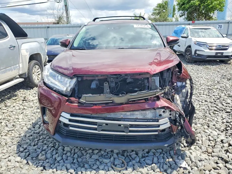 2017 TOYOTA HIGHLANDER XLE  