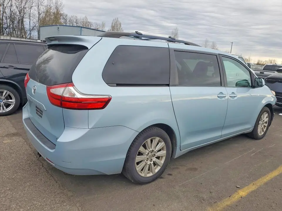 2015 TOYOTA SIENNA LE 7-PASSENGER  