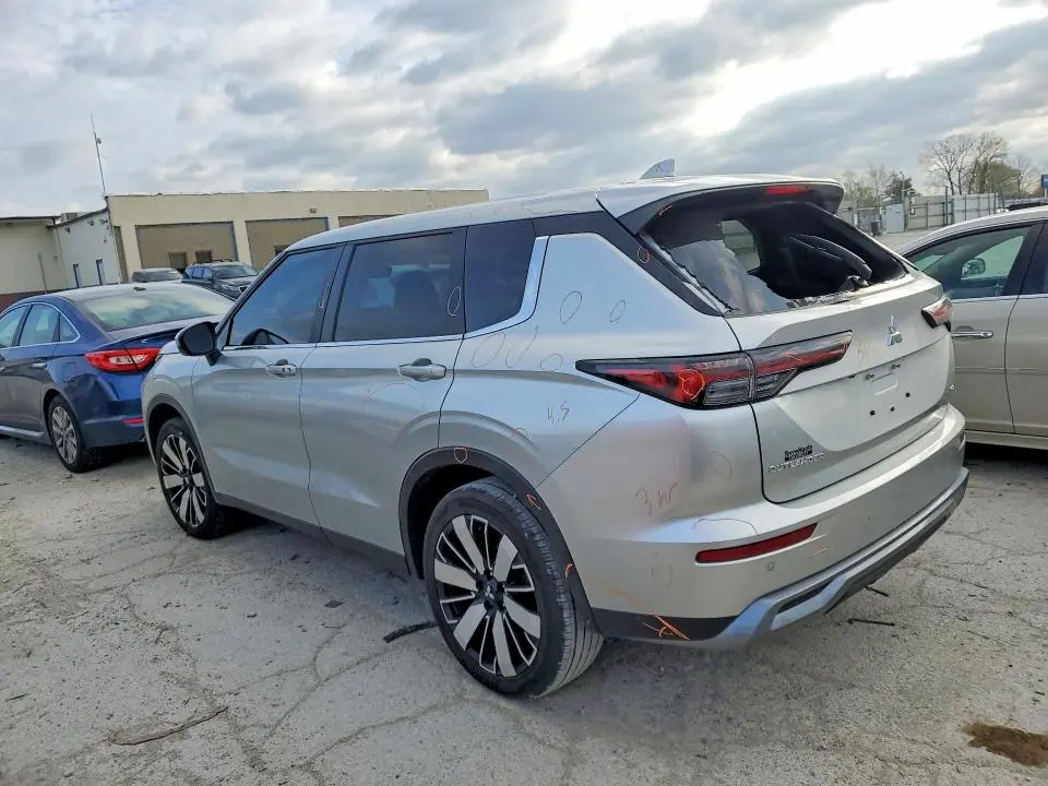2025 MITSUBISHI OUTLANDER SE  