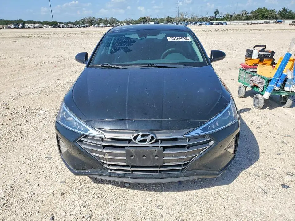 2020 HYUNDAI ELANTRA SE  