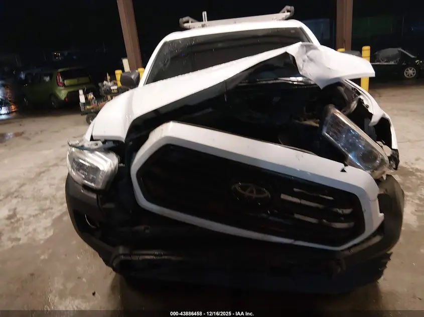 2018 TOYOTA TACOMA SR