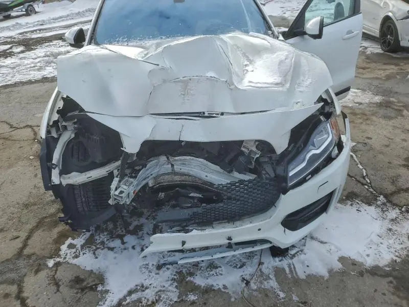 2017 JAGUAR F-PACE R - SPORT  