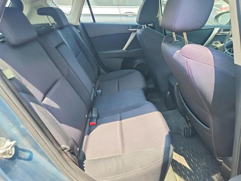 2010 MAZDA 3 S  