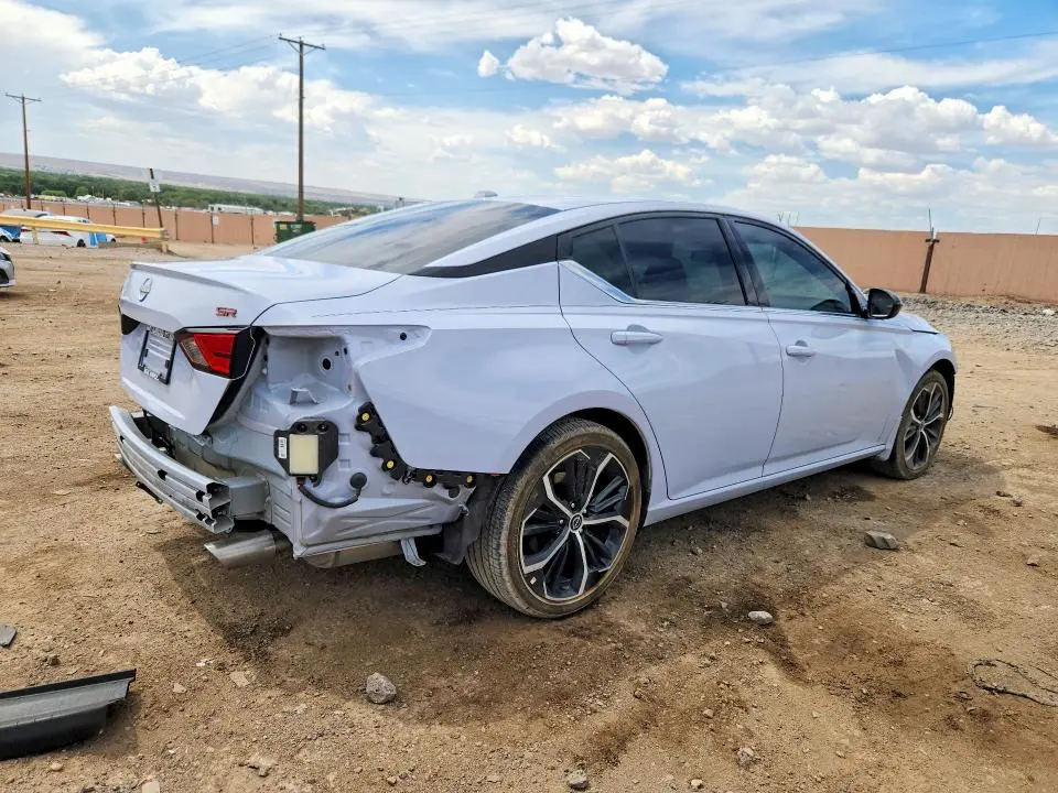 2024 NISSAN ALTIMA SR  