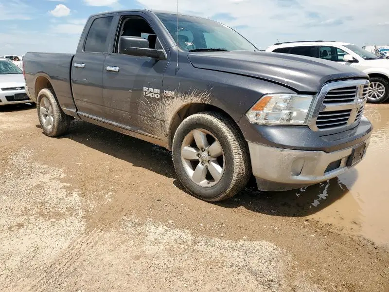 2016 RAM 1500 SLT  