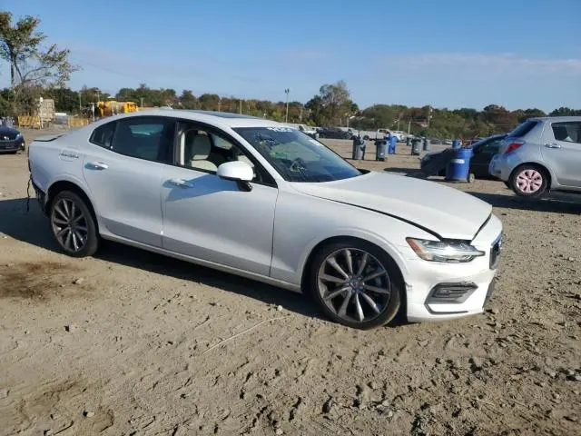 2019 VOLVO S60 T5 MOMENTUM  