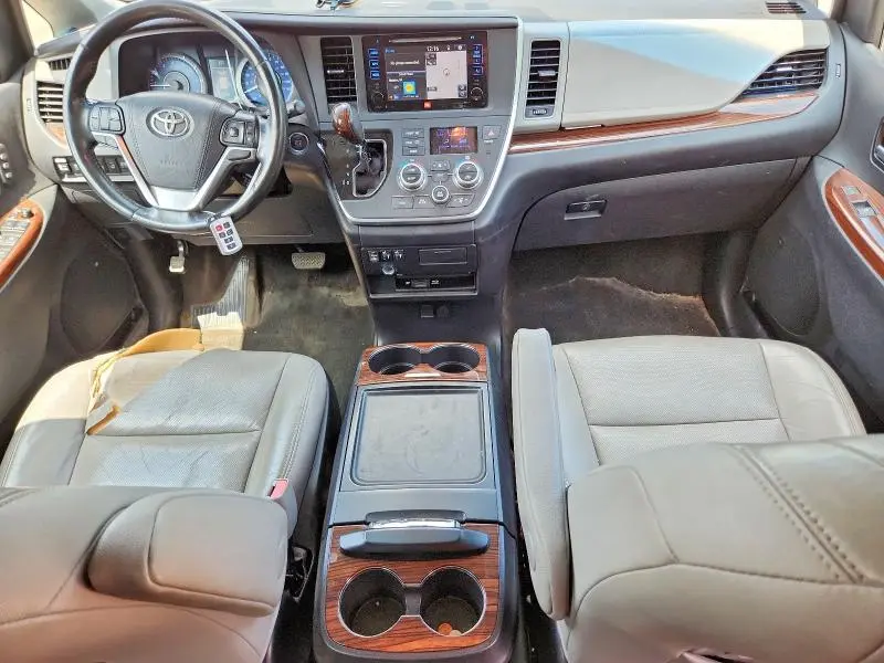 2015 TOYOTA SIENNA LIMITED PREMIUM 7-PASSENGER  